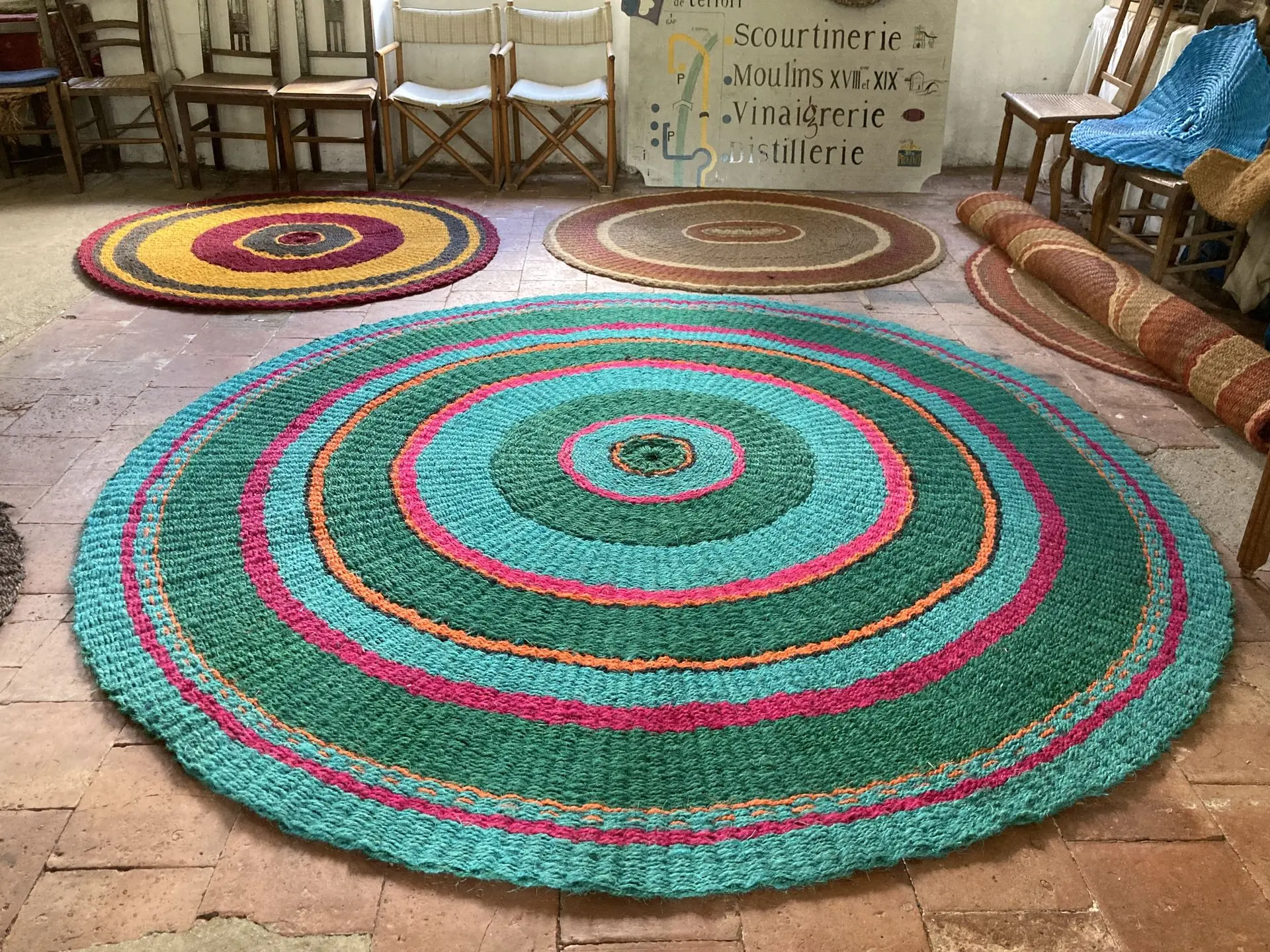 tapis rond scourtin scourtinerie multicolore sur mesure