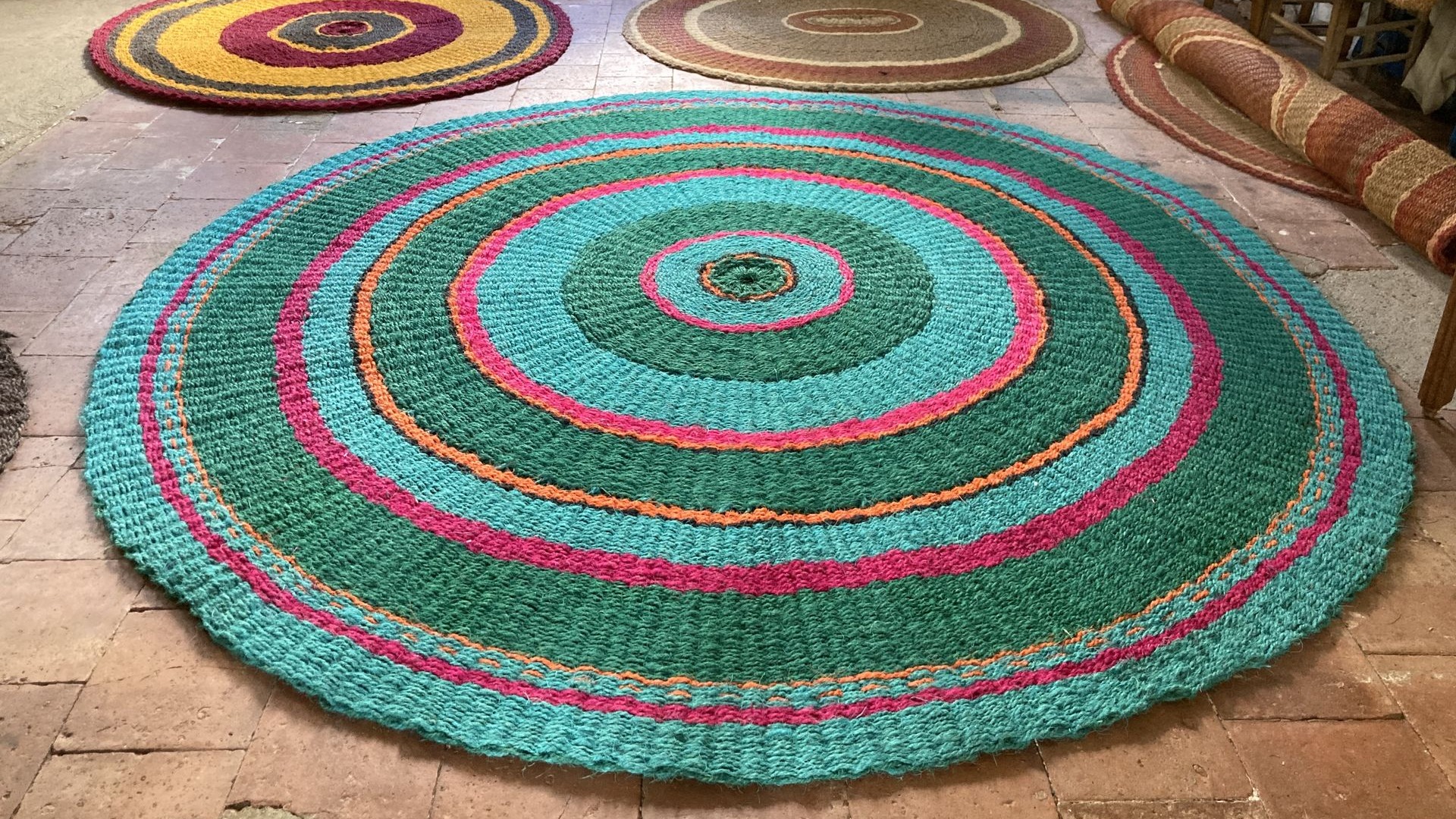 scourtin tapis rond multicolor scourtinerie nyons