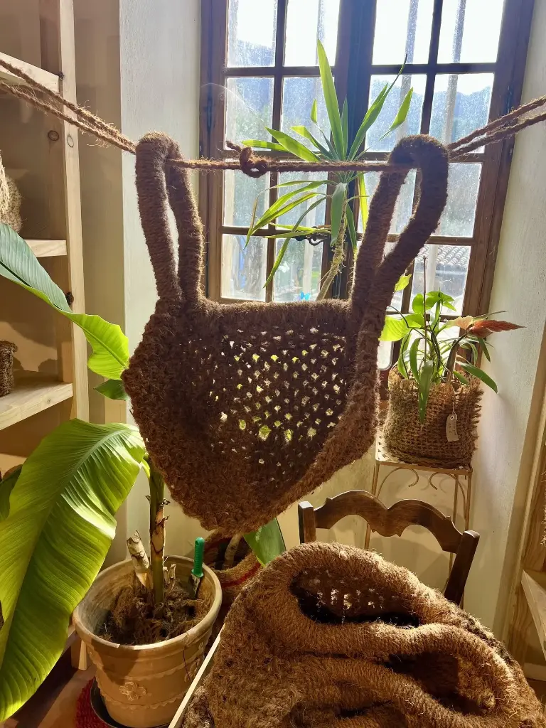 100% Coconut Hanging Chair – Swing for Kids & Home Decoration