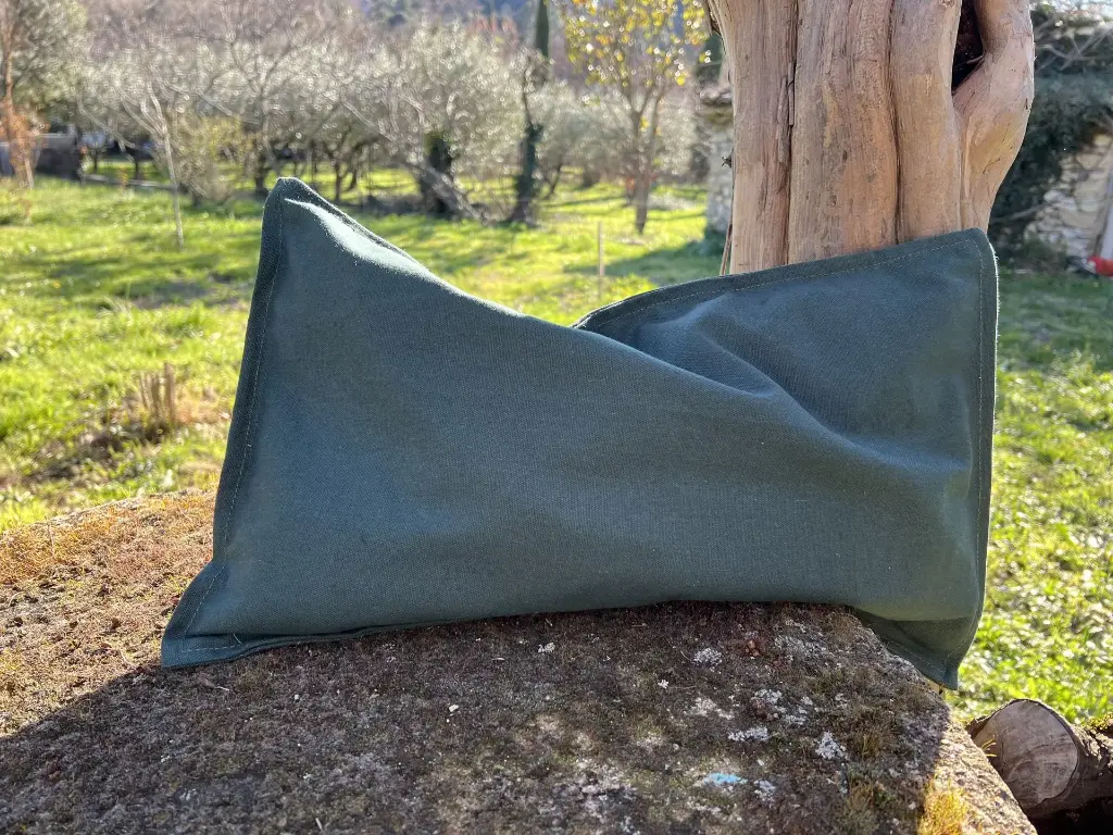 [BTK-COCO-COUSSIN-VERTSAPÏN] Natural Cushion 30x50 cm – Comfort (VERT SAPIN)